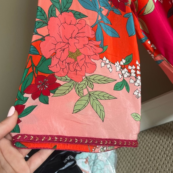 NEW JOHNNY WAS 100% silk NEW blouse top long sleeve, womens Medium embroidered - Picture 2 of 7